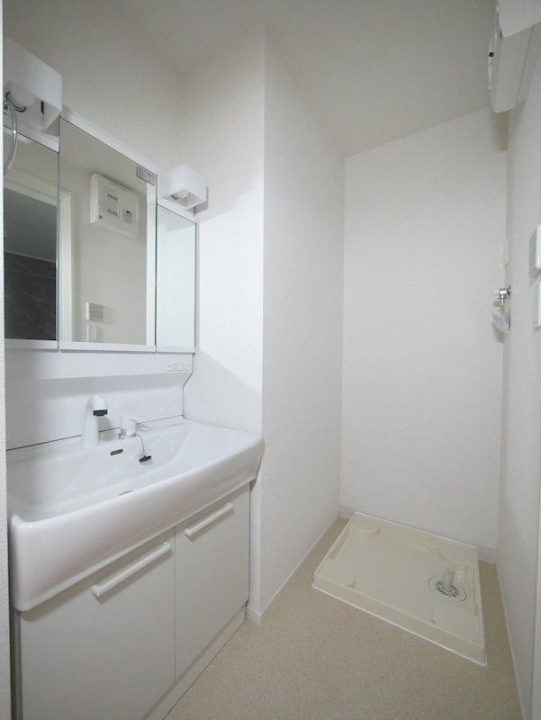 洗面設備　シャンプードレッサー・洗濯機置き場