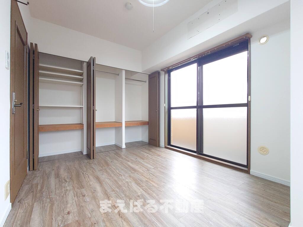 収納　洋室6帖