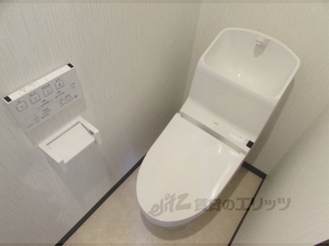 トイレ　もちろん洗浄機能つき