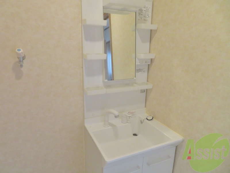 洗面設備　シャンプードレッサー。身支度はここでばっちり。