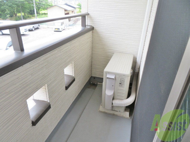 バルコニー　こちらはバルコニー。洗濯物が干せるようになっています。