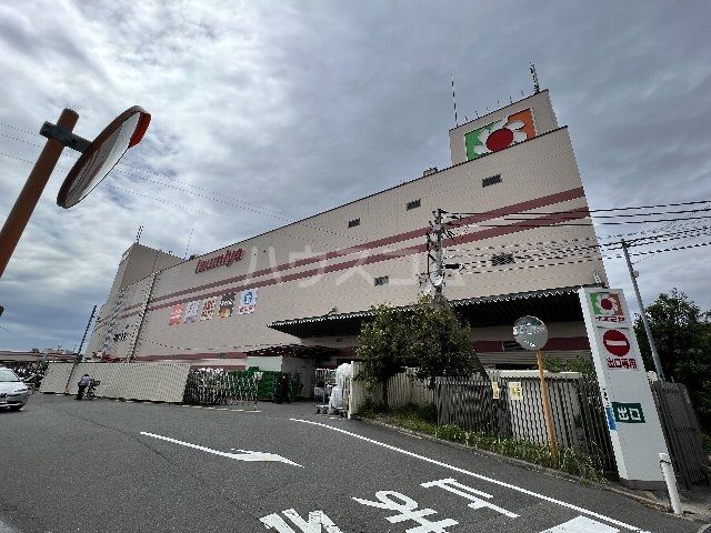 スーパー　イズミヤ 千里丘店（スーパー）まで1043m
