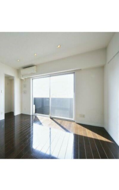 居室・リビング　同タイプの別部屋の写真です。