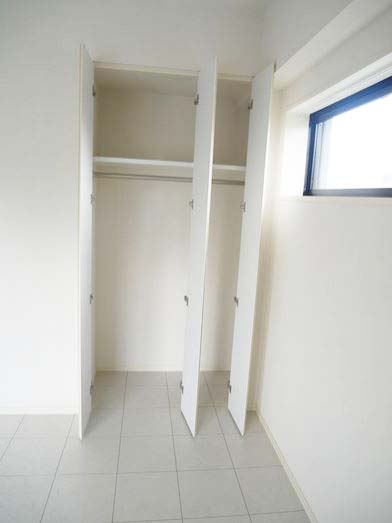 収納　★ハンガーラック付き、上部収納も有り★