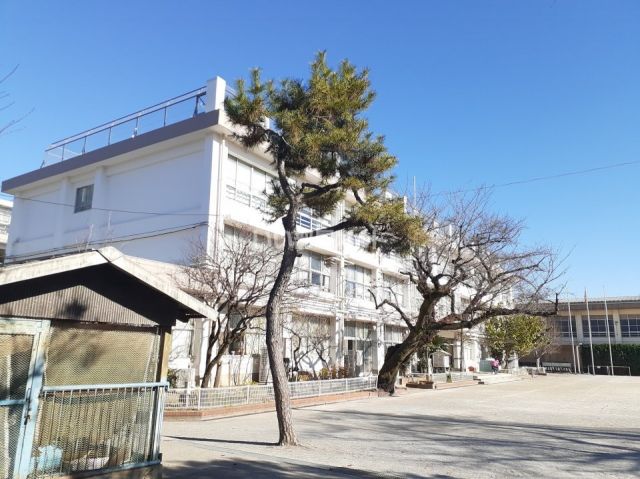 小学校　練馬区立豊玉東小学校（小学校）まで2054m