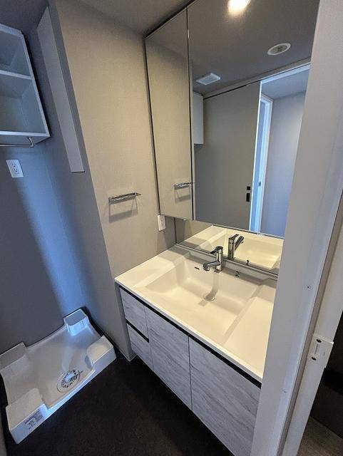 バルコニー　浴室乾燥機完備