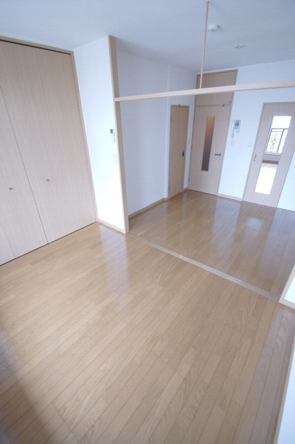 その他部屋・スペース　【洋室】洋室＊バルコニー側から