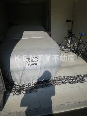 駐車場　駐車場があるので、車を買う予定の方も安心です