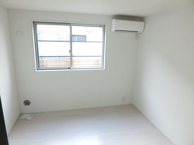 居室・リビング　エアコン完備、綺麗なお部屋です