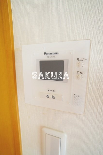 セキュリティ　女性の方でも安心のモニター付きインターホン♪