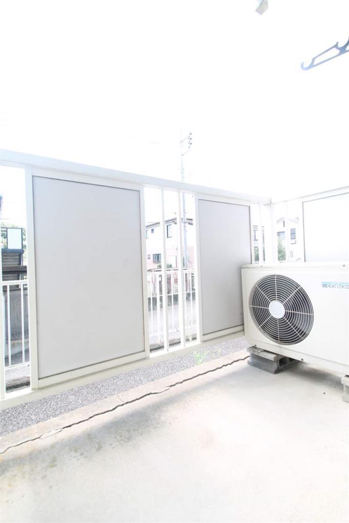 バルコニー　外に洗濯物も干せます