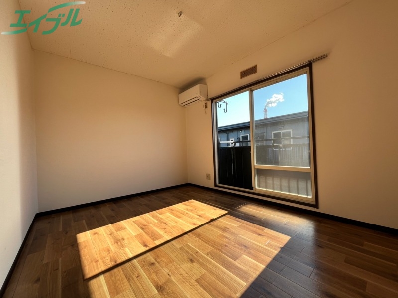 居室・リビング　同型参考写真