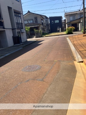 その他　前面道路（その他）まで0m