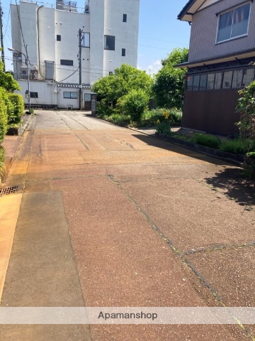 その他　前面道路（その他）まで0m