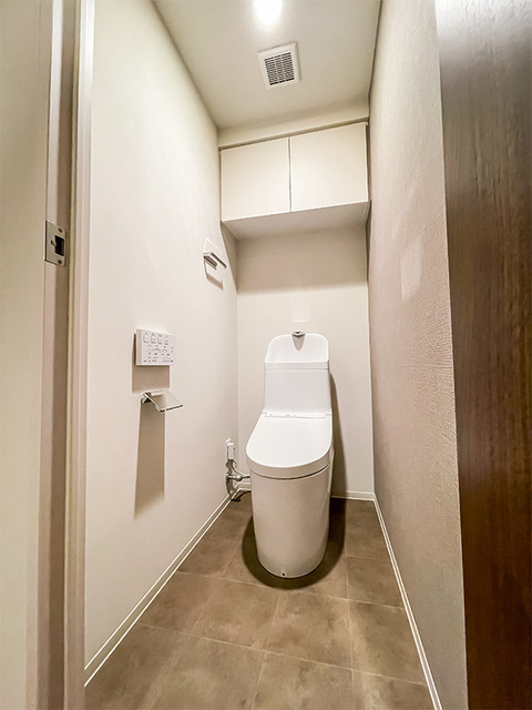 トイレ　※写真は同タイプ住戸です。