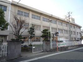 小学校　西宮市立上甲子園小学校（小学校）まで122m