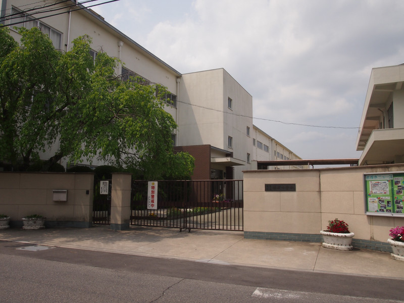 小学校　佐保小学校（小学校）まで763m