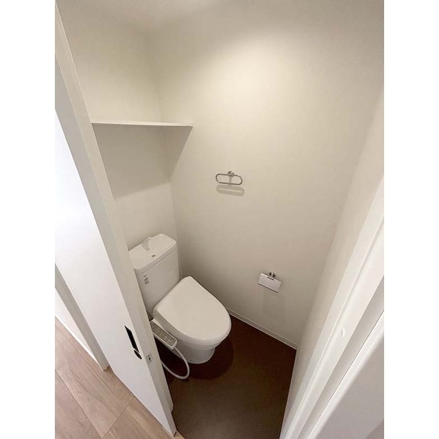 トイレ　温水洗浄便座