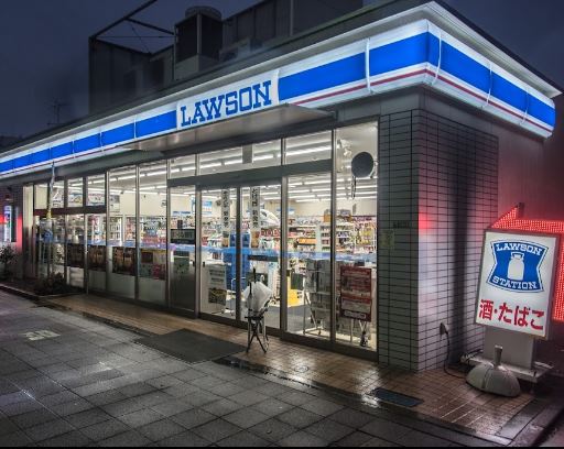 コンビニ　ローソン世田谷三軒茶屋一丁目店（コンビニ）まで185m