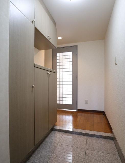 玄関　玄関　※同物件・同仕様画像