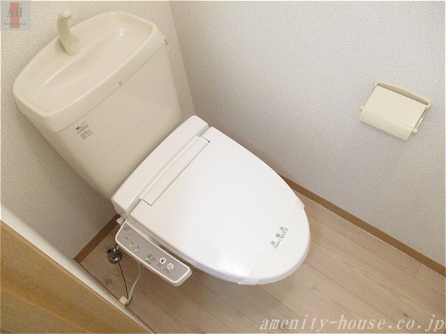 トイレ　温水洗浄便座付きのトイレ！