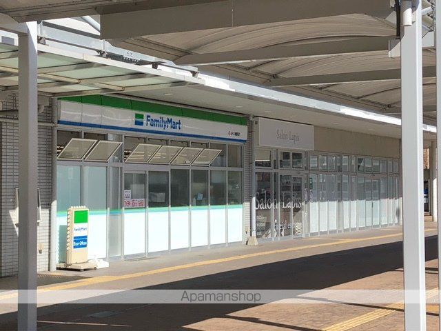コンビニ　ファミリーマート八幡前田店（コンビニ）まで276m