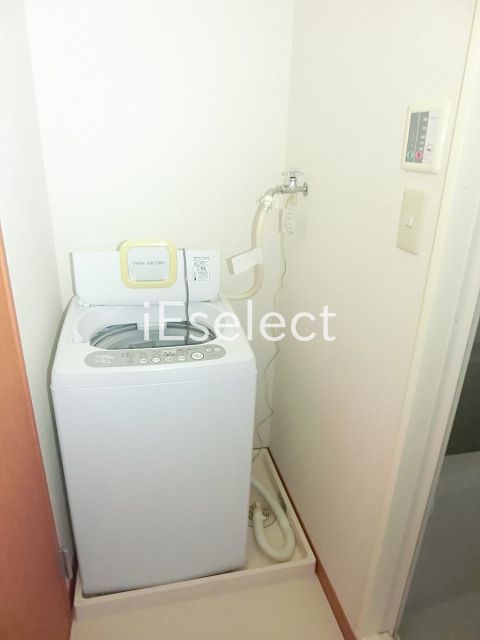 洗面設備　洗濯機もございます