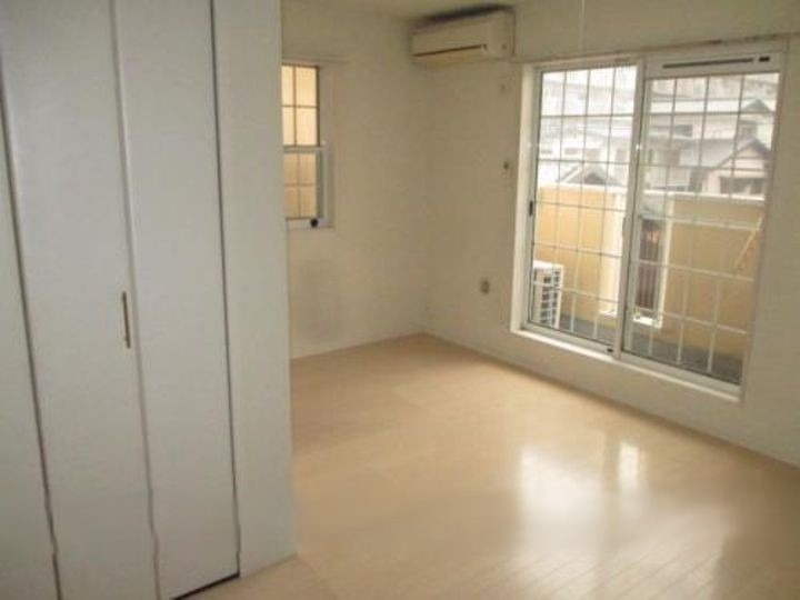 居室・リビング　明るくてやわらかい雰囲気のお部屋ですよ