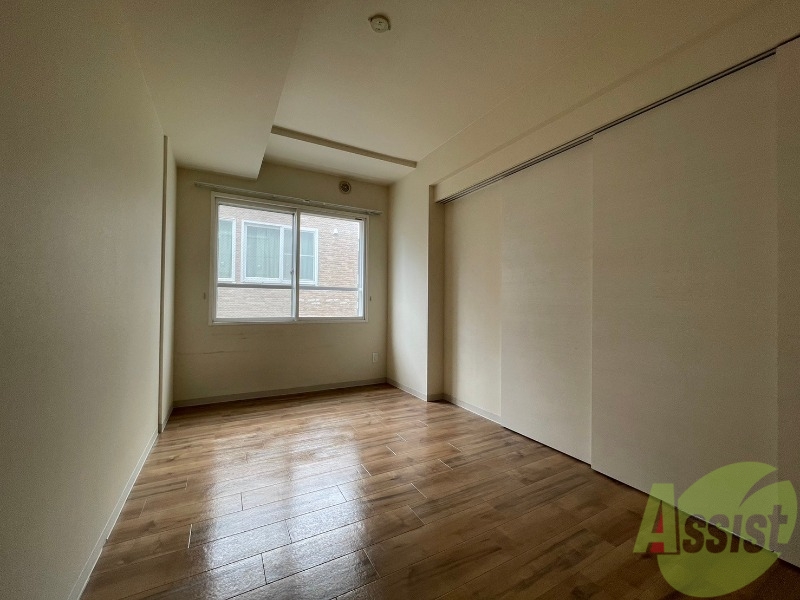 その他部屋・スペース　こちらのお部屋は光が差し込む、温かみのあるお部屋です。