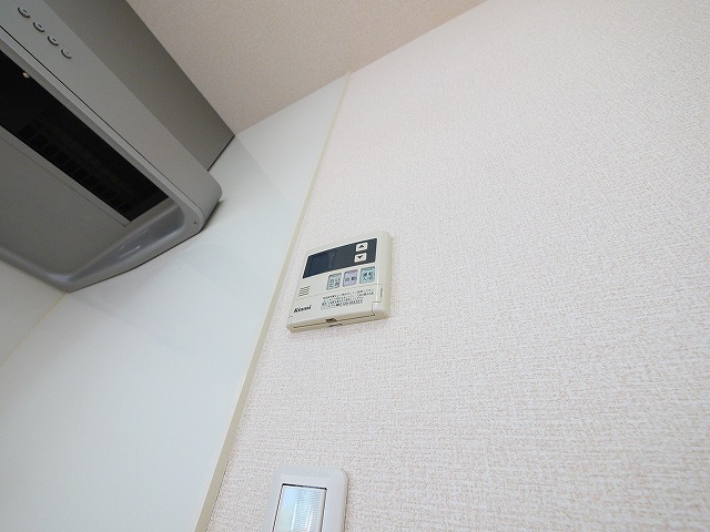 その他設備　給湯のリモコン