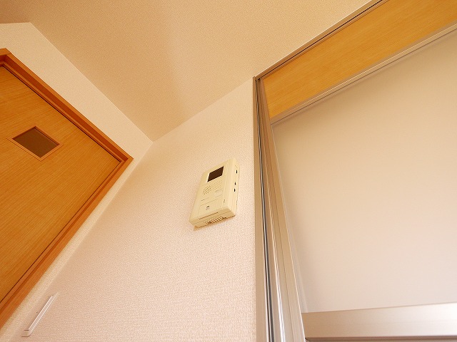 セキュリティ　モニター付きインターホン