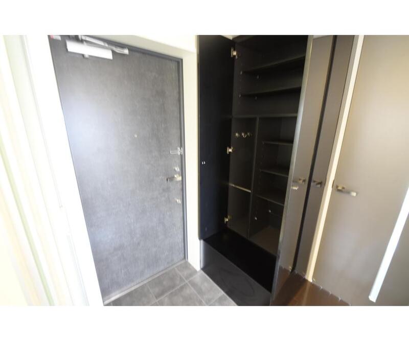 玄関　同マンション別部屋：参考写真