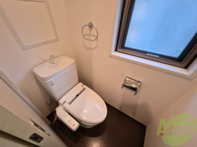 トイレ　トイレは綺麗でウォッシュレットも付いて快適にお使い頂けます。