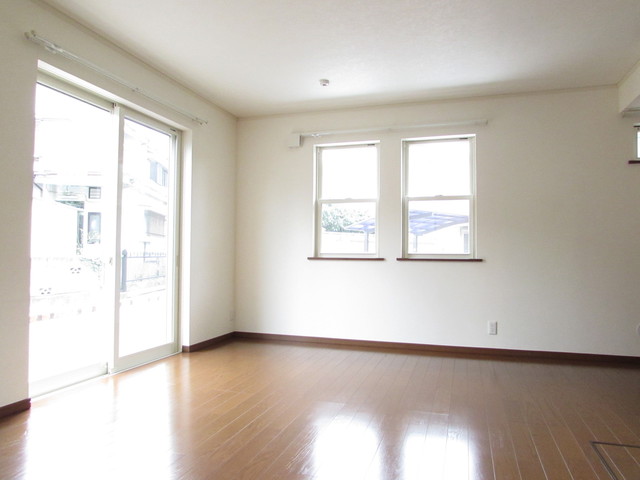 居室・リビング　開放感のあるゆったりとしたお部屋です♪
