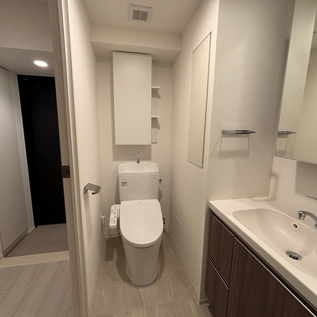 トイレ　※写真は同タイプ住戸です。