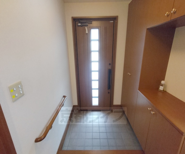 上京区新美濃部町貸家の玄関写真