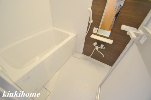 バス・シャワールーム　写真は別のお部屋のものでございます