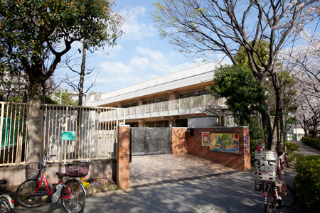 幼稚園・保育園　加賀保育園（幼稚園・保育園）まで315m
