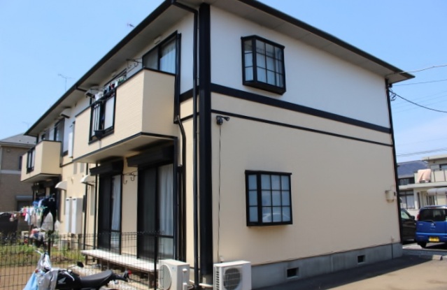 建物外観　パナホーム施工。地震に強い鉄骨アパートです。
