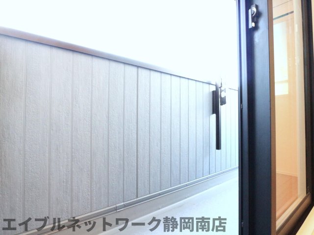 バルコニー　開放的で明るい空間を演出してくれるバルコニーです
