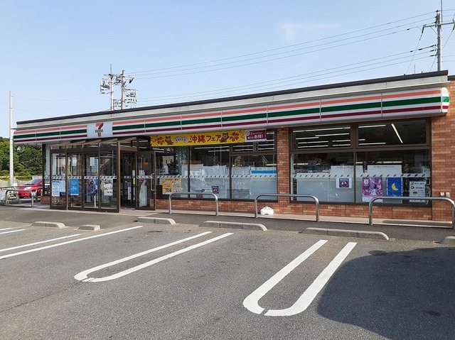 コンビニ　セブンレイブン（コンビニ）まで1500m