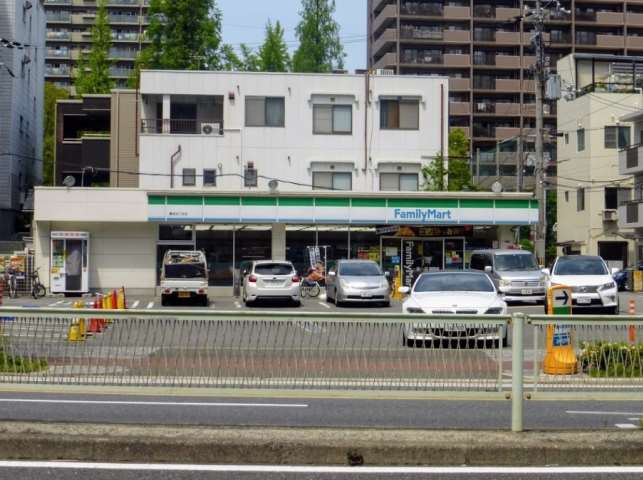 コンビニ　ファミリーマート（コンビニ）まで346m