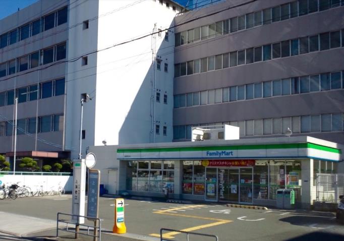 コンビニ　ファミリーマート（コンビニ）まで412m