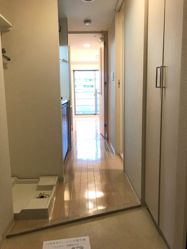 玄関　違うお部屋の写真です。ご参考までに