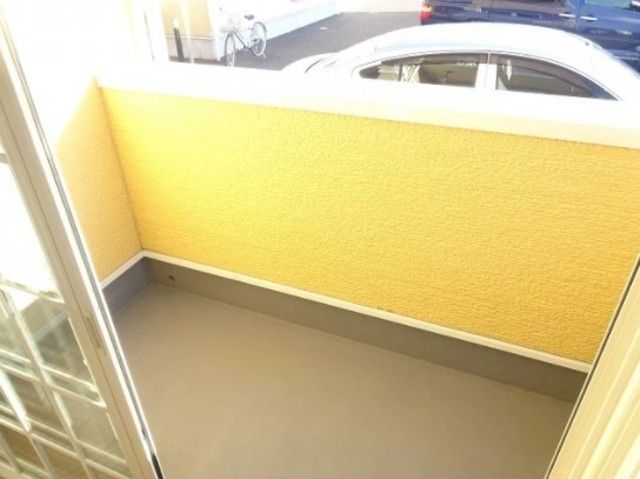 バルコニー　明るいバルコニー