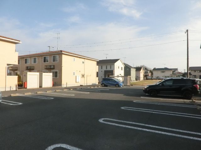 駐車場　広々とした敷地内駐車場