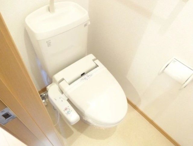 トイレ　温水洗浄便座もございます