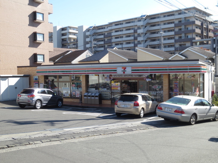 コンビニ　セブンイレブン横浜池辺町藪根店（コンビニ）まで100m