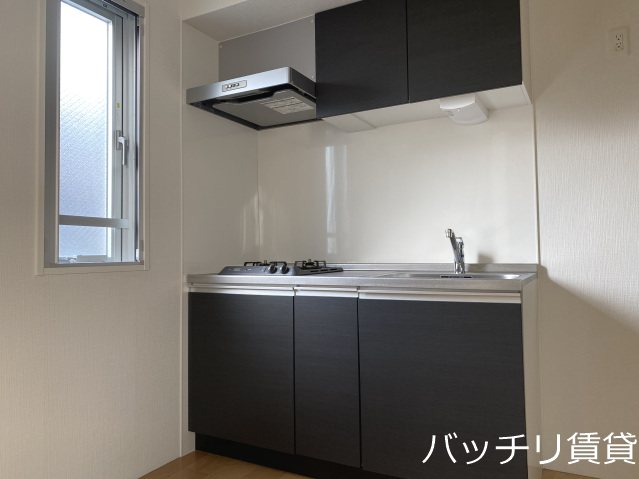 キッチン　画像は別号室の為、現状優先になります。