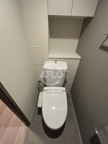 トイレ　コンフォリア・リヴ本町WEST Q　トイレ